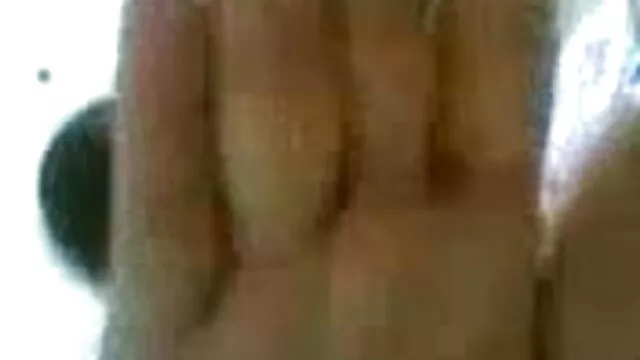 चीता पोशाक में सेक्सी एशियाई फूहड़ उसके सेक्सी फिल्म बीपी हिंदी में मुंह में सह प्यार करता है