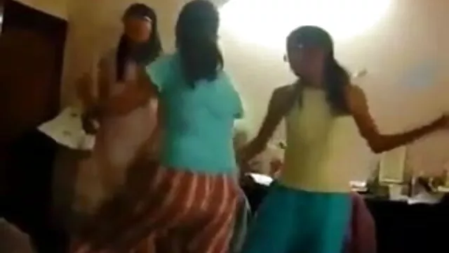 समलैंगिक लोग एक दूसरे के गधे कमबख्त हिंदी फिल्म बीपी सेक्सी प्यार करता हूँ