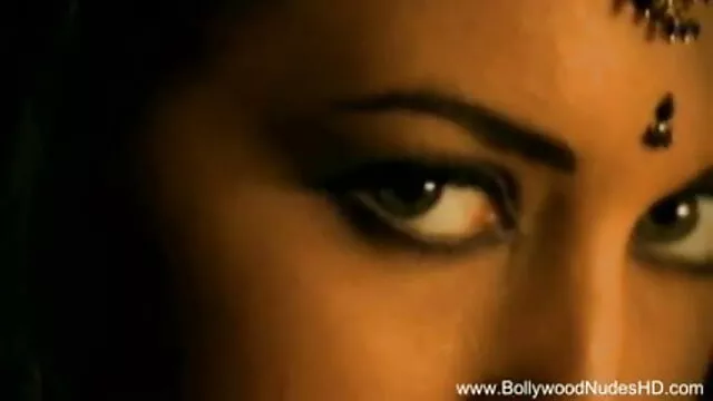 साथियों में सेक्सी बीपी फिल्म अंग्रेजी बस
