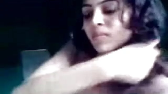 एक समलैंगिक नंगा नाच एक्स एक्स बीपी ब्लू फिल्म के सामने!