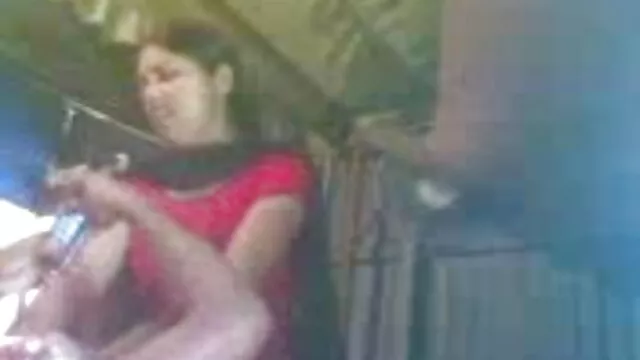 वह पुरुष masturbates बीपी पिक्चर फिल्म सेक्सी के साथ फल और सब्जियों
