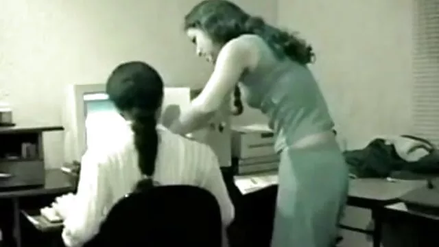 सेक्सी आबनूस Fucks फिल्म बीपी सेक्सी dildo कुत्ते शैली
