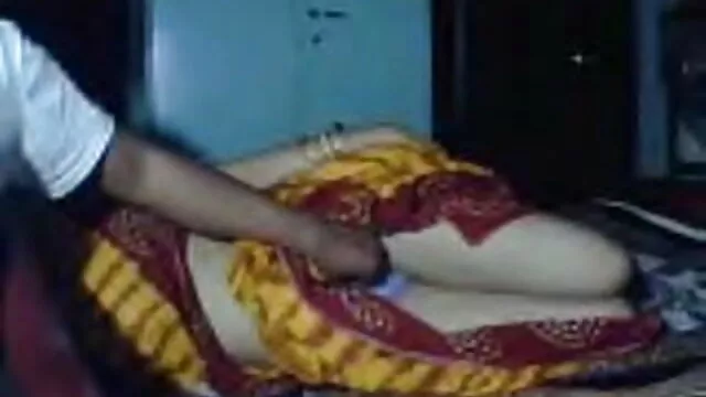 एमेच्योर एशियाई गुजराती बीपी ब्लू फिल्म बेब उसके पति की सवारी और प्यार करना चाहता है