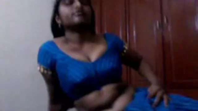 तंग रेवेन बालों वाली सौंदर्य बीपी सेक्सी हिंदी मूवी हो जाता है