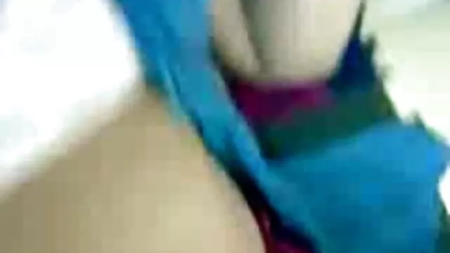 सुंदर एशियाई लड़की आनंद मिलता है एक्स एक्स एक्स बीपी मूवी