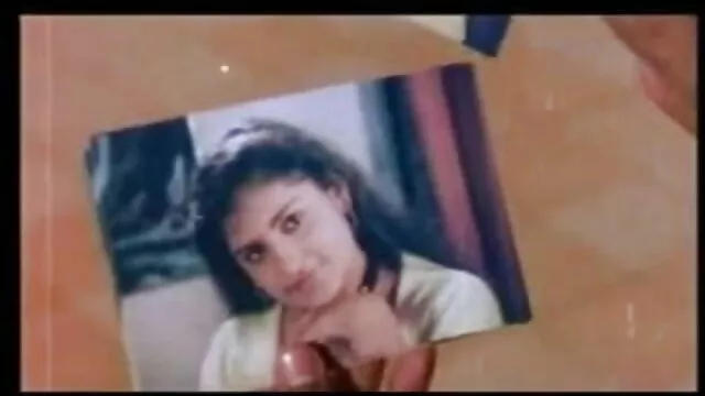 घटिया समलैंगिक लियो बीपी ब्लू फिल्म सेक्सी स्टार अपने साहस बंदूक के साथ खेलता है