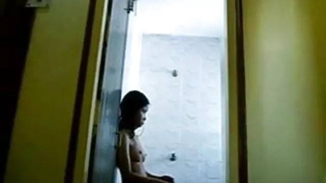 सींग का बना हुआ लंबे बाल समलैंगिक डेविन अंग्रेजी बीपी सेक्सी फिल्म रेनॉल्ड्स मुर्गा सड़क पर
