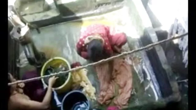 सुडौल सुनहरे बालों बीपी सेक्सी पिक्चर फिल्म वाली मैरी स्ट्रिप्स और नाटकों में नग्न पेंटीहोज और स्टीलेटोज
