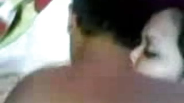 पुनर्मिलन. एक लंबे ब्रेक के बाद, हाथ अभी भी ओपन सेक्सी बीपी फिल्म गधे में फिट बैठता है