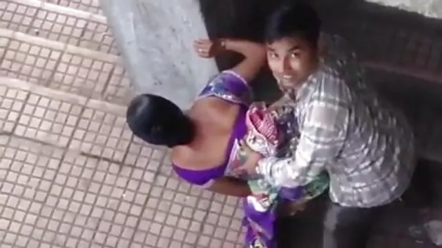 समुद्र ब्लू फिल्म सेक्सी बीपी वीडियो के लिए सुनहरे बालों वाली