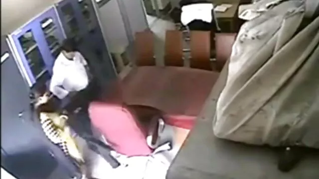 पीओवी कंडोम के साथ देसी बीपी फिल्म युवा समलैंगिक के साथ आंखों पर पट्टी पर और गेंद झूठ